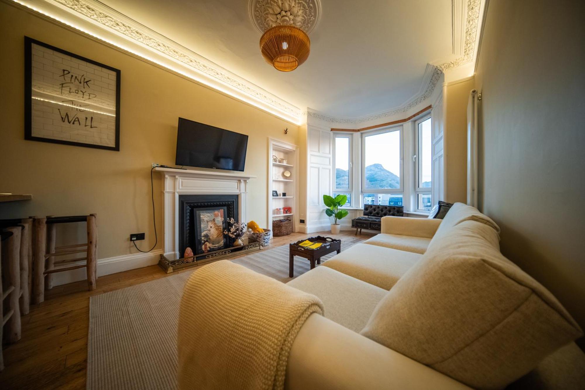Spacious Flat, Close To The City Centre With Scenic Views Edinburg Exteriör bild
